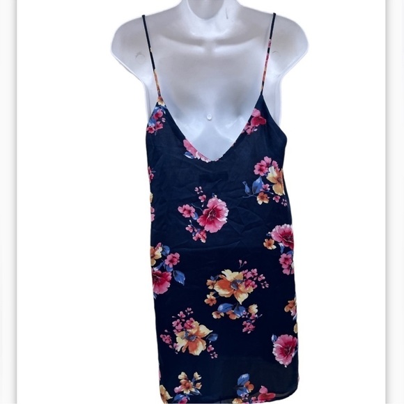 Lulu’s Mini Slip Dress - Picture 5 of 9